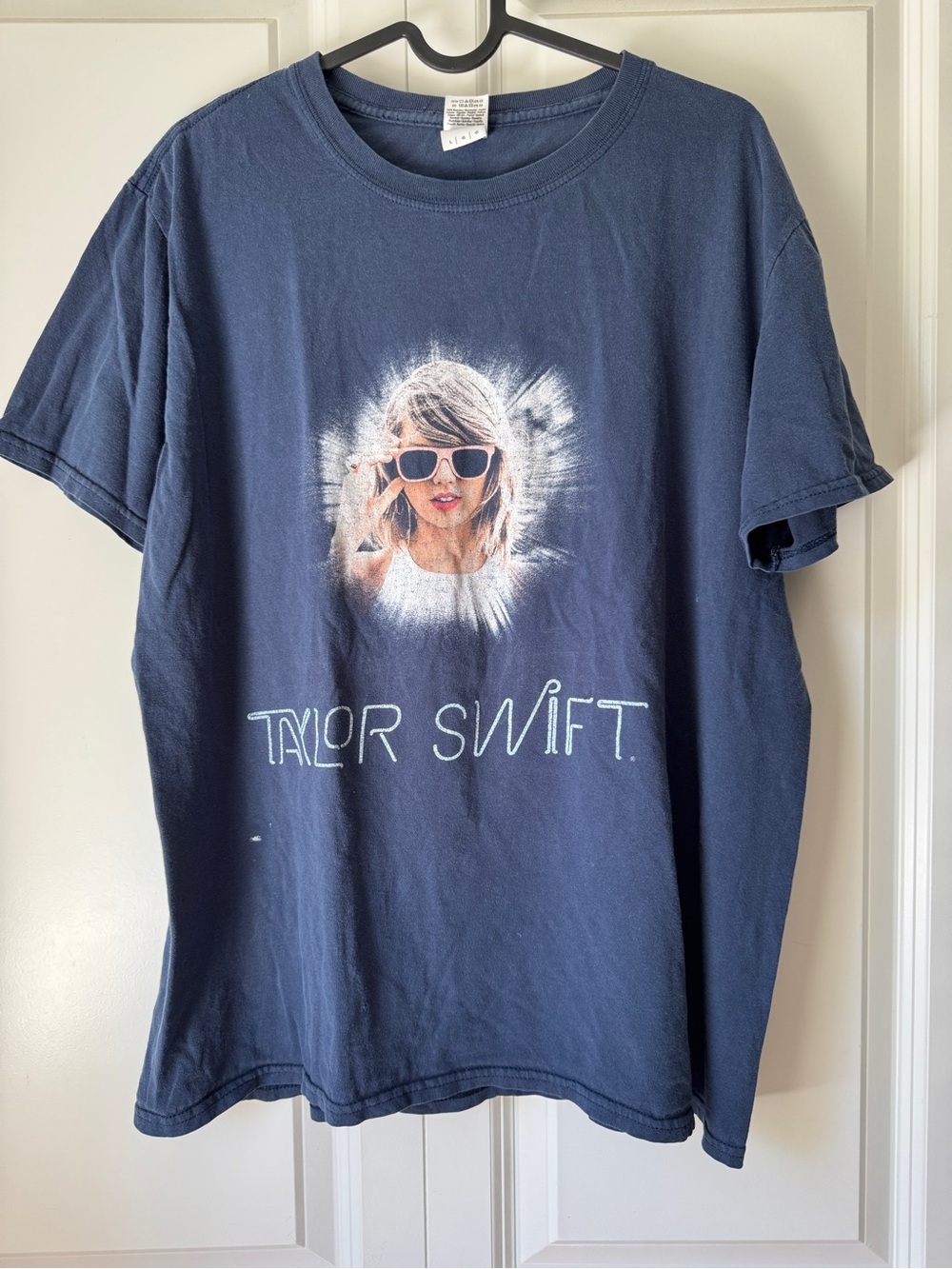 Taylor Swift 1989 World Tour Official Concert Tee Navy Blue Size L - Picture 2 of 9